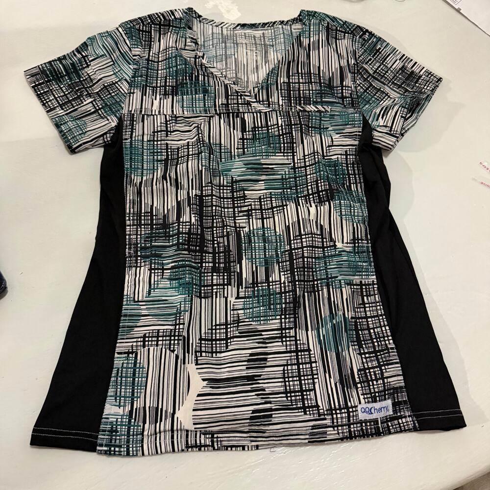 QQ Cherry Womens Scrub top sz XS linear patterns nurse medical professional